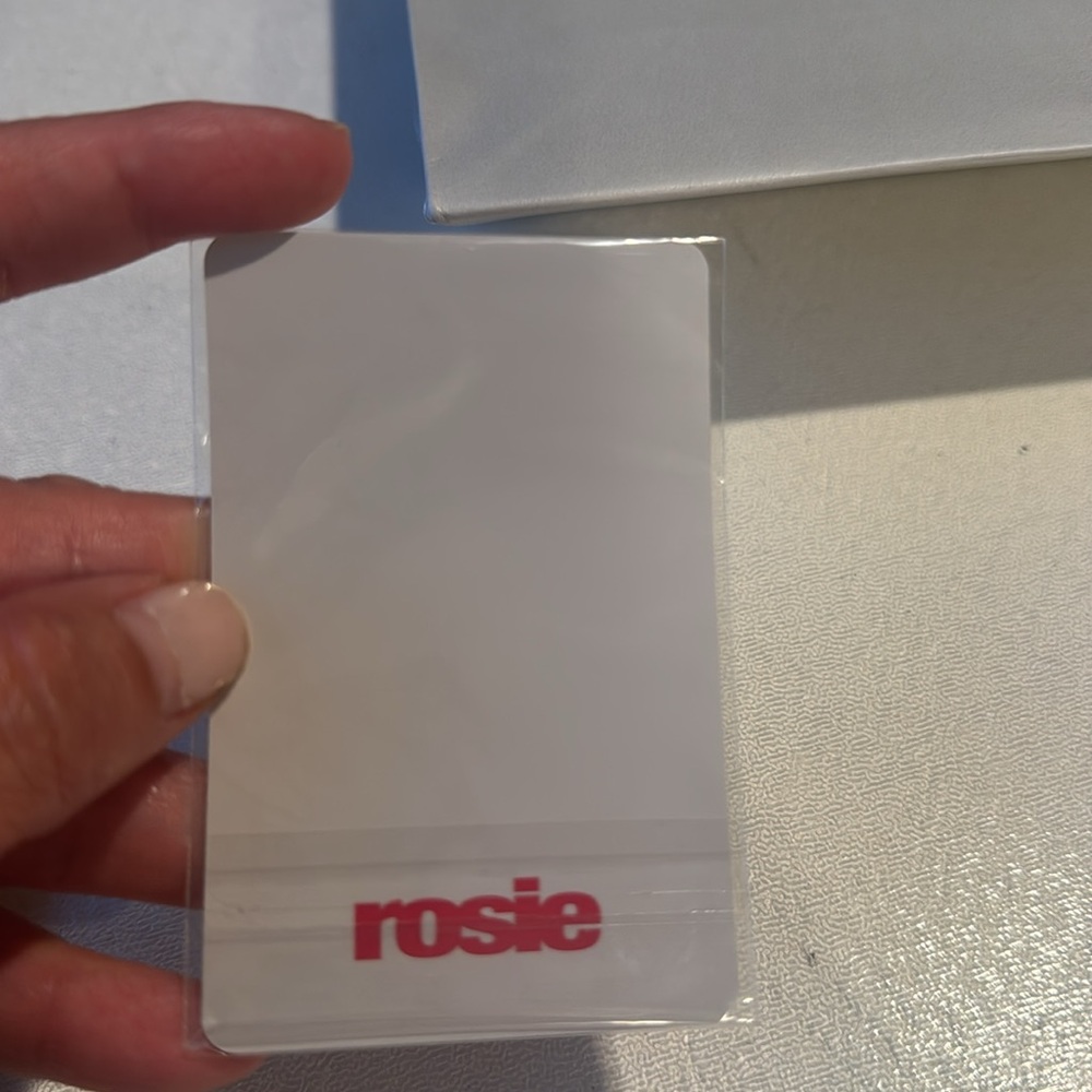 BLACKPINK ROSIE ROSE APT Pins lot - Picture 5 of 8